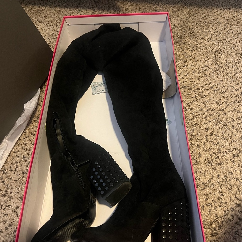 Elegant Black Over-the-Knee Boots